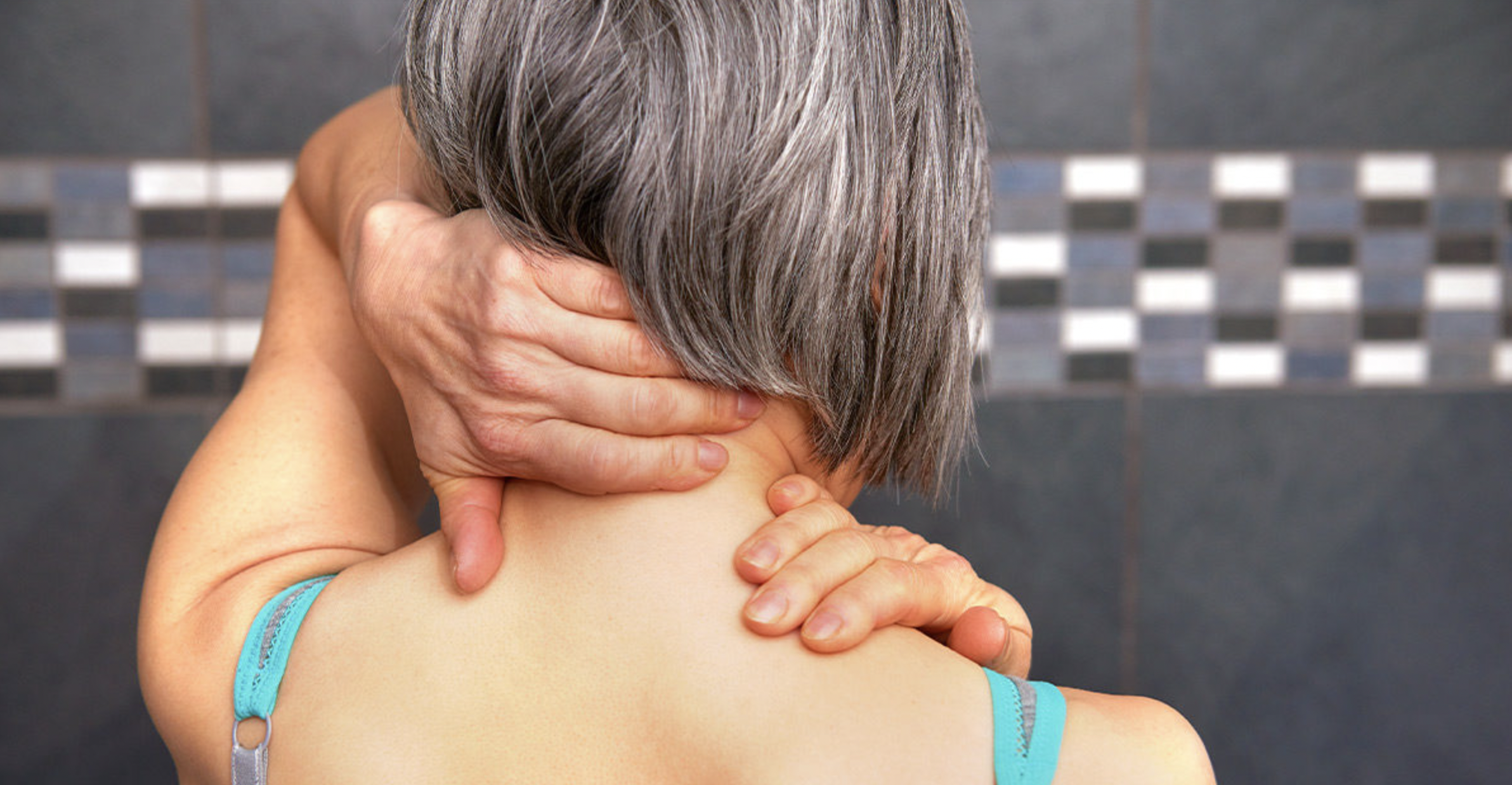 How to give yourself a neck and shoulder massage